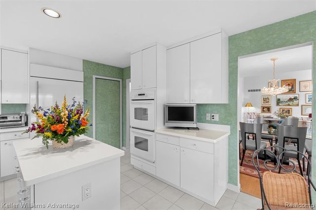 4974 Countryside Drive, West Bloomfield, MI 48323