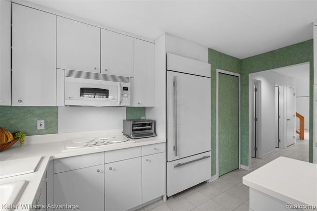 4974 Countryside Drive, West Bloomfield, MI 48323