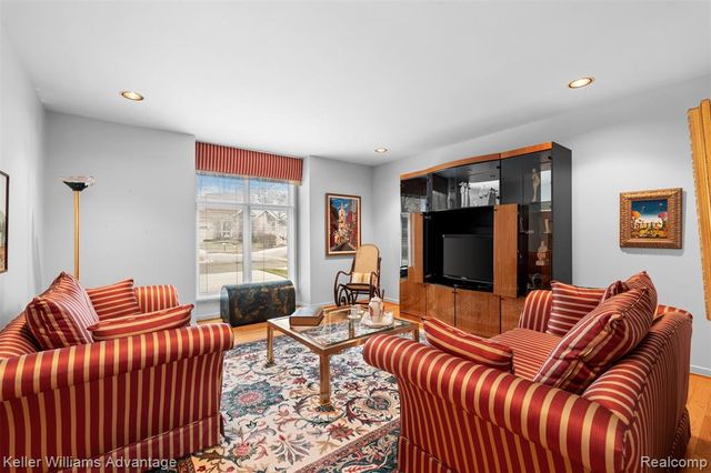 4974 Countryside Drive, West Bloomfield, MI 48323