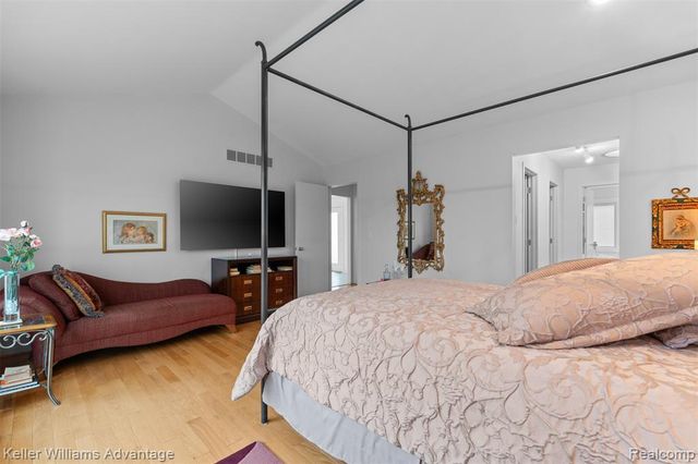 4974 Countryside Drive, West Bloomfield, MI 48323