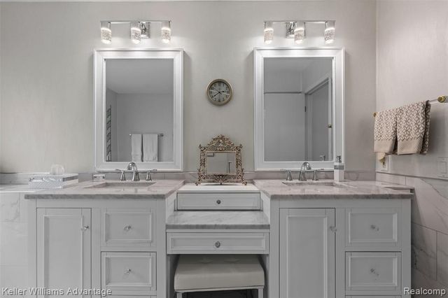 4974 Countryside Drive, West Bloomfield, MI 48323