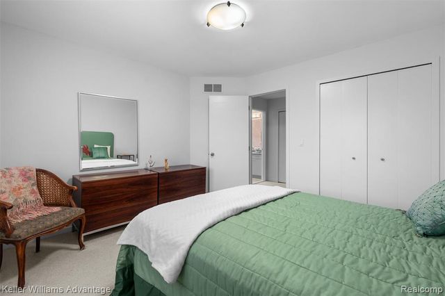 4974 Countryside Drive, West Bloomfield, MI 48323