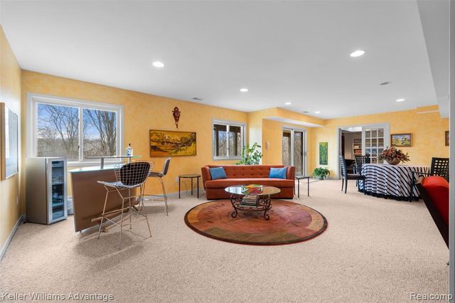 4974 Countryside Drive, West Bloomfield, MI 48323