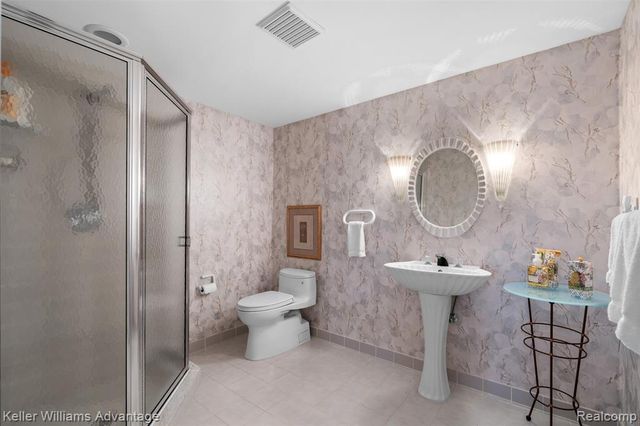 4974 Countryside Drive, West Bloomfield, MI 48323