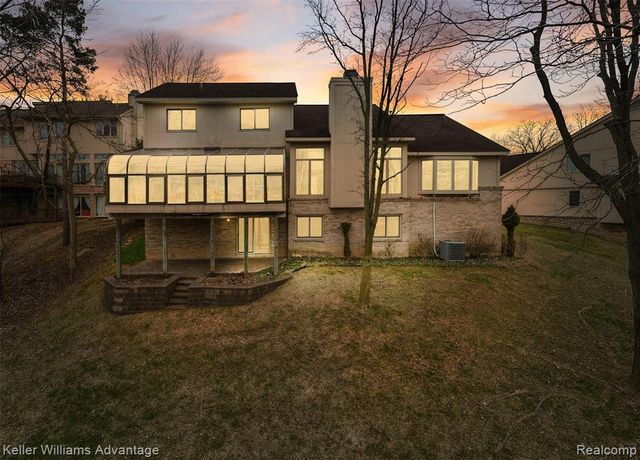 4974 Countryside Drive, West Bloomfield, MI 48323