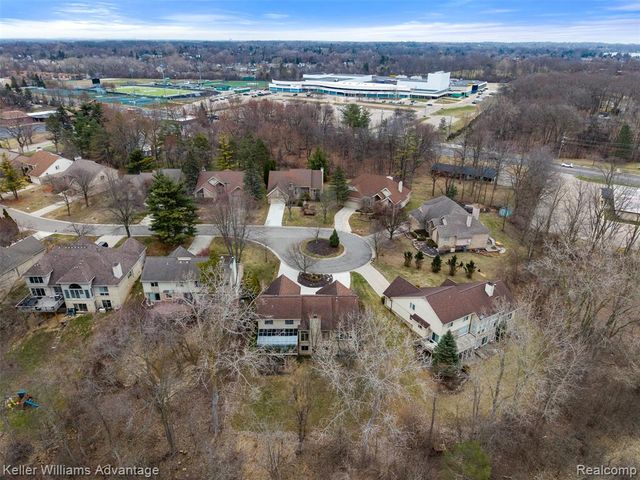 4974 Countryside Drive, West Bloomfield, MI 48323