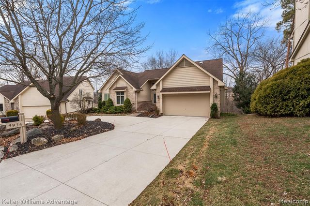 4974 Countryside Drive, West Bloomfield, MI 48323