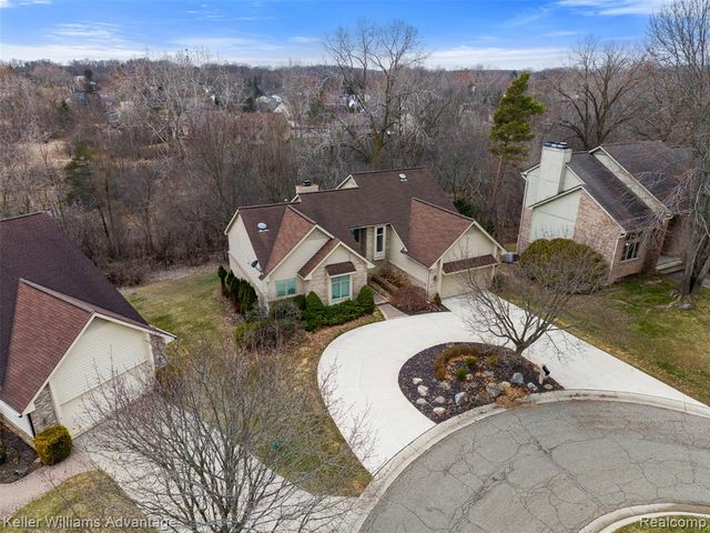 4974 Countryside Drive, West Bloomfield, MI 48323