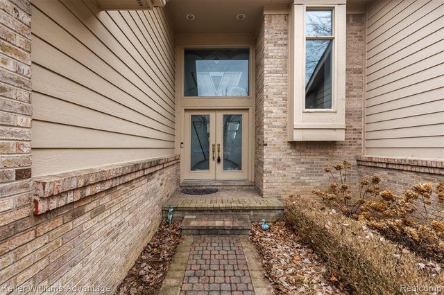 4974 Countryside Drive, West Bloomfield, MI 48323