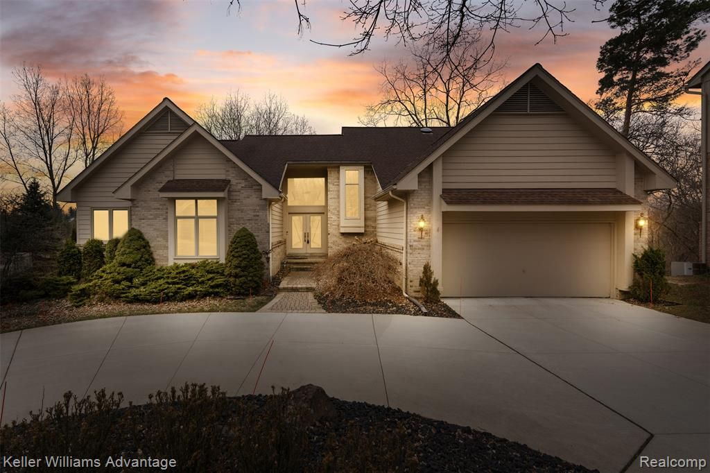 4974 Countryside Drive, West Bloomfield, MI 48323