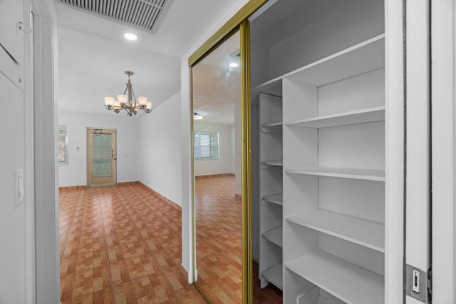 346 Windsor O, West Palm Beach, FL 33417