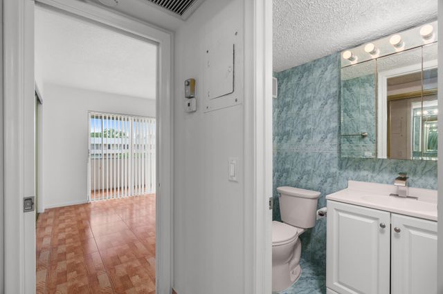 346 Windsor O, West Palm Beach, FL 33417