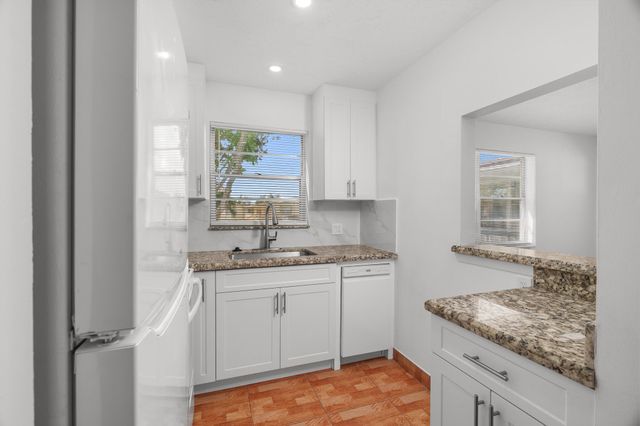 346 Windsor O, West Palm Beach, FL 33417