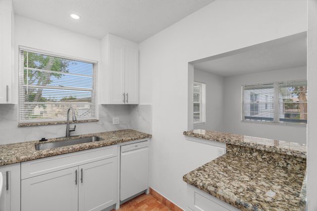 346 Windsor O, West Palm Beach, FL 33417