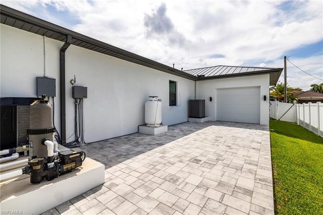 3719 SW 2nd ST, Cape Coral, FL 33991