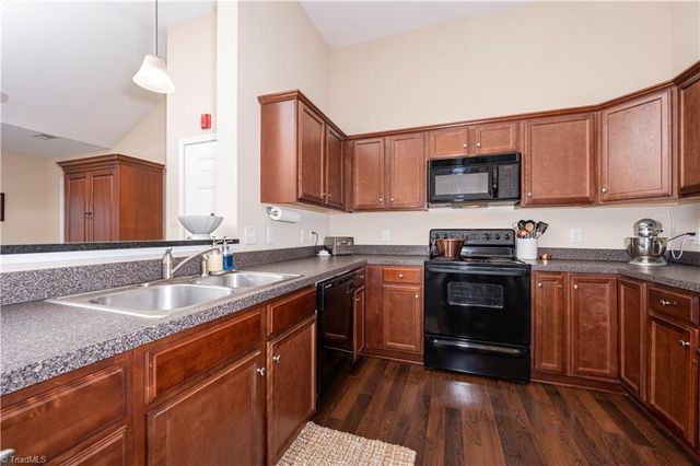 4792 Tatton Park Circle 3B, Winston-salem, NC 27103