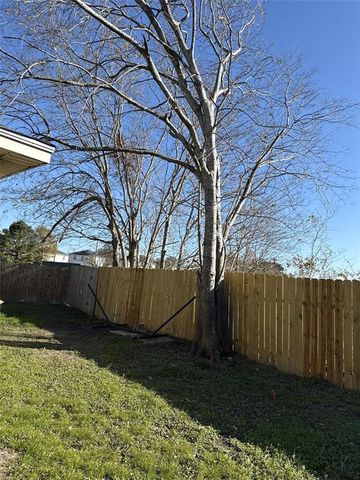 1602 Evesham Drive, Houston, TX 77015