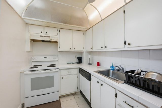 401 Golden Isles Drive 1009, Hallandale Beach, FL 33009