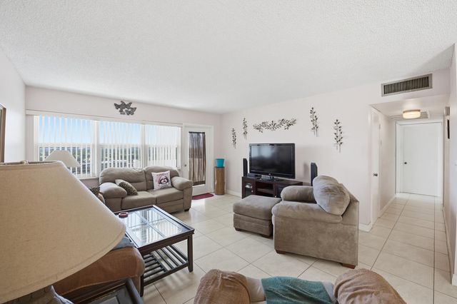 401 Golden Isles Drive 1009, Hallandale Beach, FL 33009