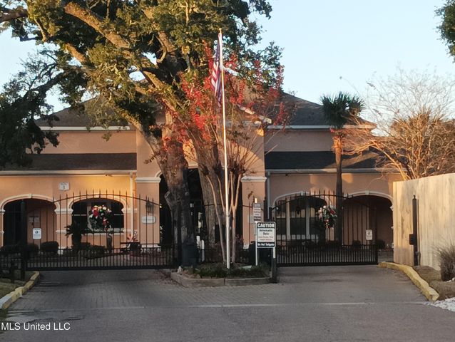 2252 Beach Drive, 806, Gulfport, MS 39507