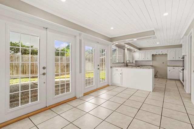 805 Chevy Chase Circle, Sugar Land, TX 77478