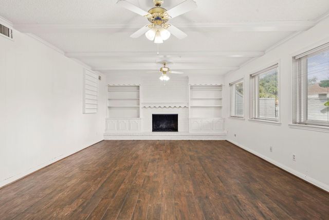 805 Chevy Chase Circle, Sugar Land, TX 77478