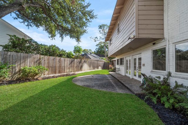 805 Chevy Chase Circle, Sugar Land, TX 77478