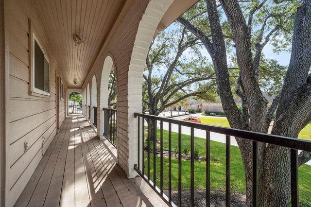 805 Chevy Chase Circle, Sugar Land, TX 77478