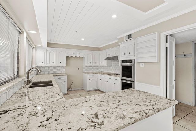 805 Chevy Chase Circle, Sugar Land, TX 77478