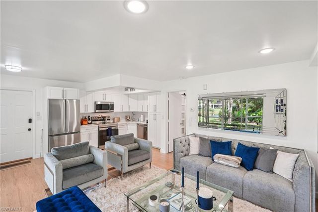 15 Bob O Link CT 15A, Naples, FL 34105