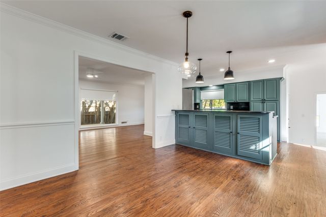 7236 Wake Forrest Drive, Dallas, TX 75214