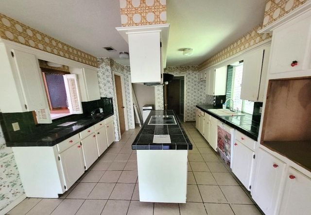 8420 Plantation Drive, Texas City, TX 77591