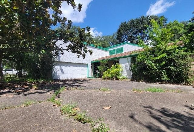 8420 Plantation Drive, Texas City, TX 77591