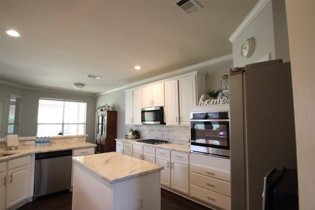 1716 Winding Hollow Lane, Mckinney, TX 75072