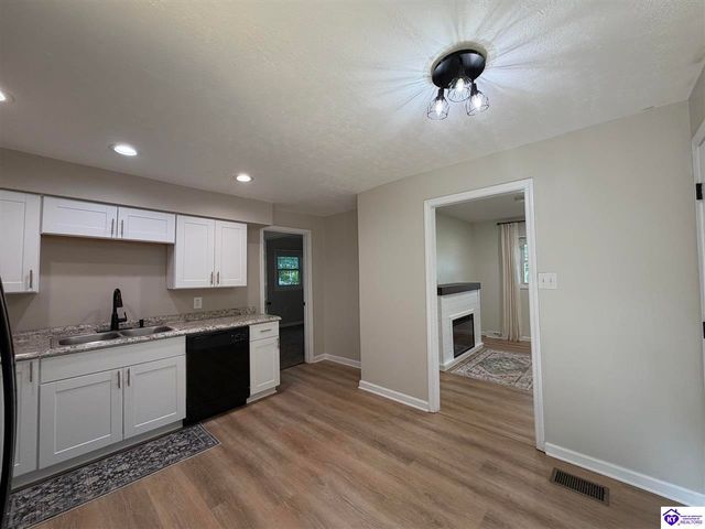 431 Cedarcrest Drive, Brandenburg, KY 40108