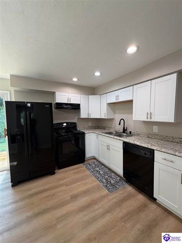 431 Cedarcrest Drive, Brandenburg, KY 40108