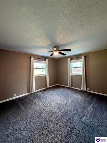 431 Cedarcrest Drive, Brandenburg, KY 40108