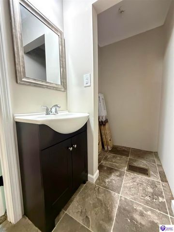 431 Cedarcrest Drive, Brandenburg, KY 40108