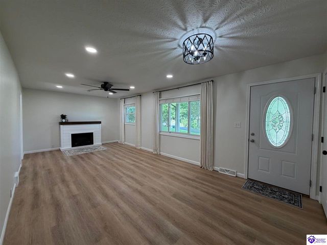 431 Cedarcrest Drive, Brandenburg, KY 40108