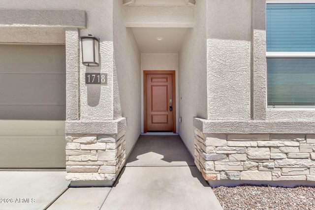 1718 W Sombra Avenue, Apache Junction, AZ 85120