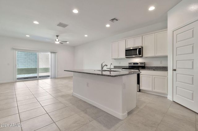 1718 W Sombra Avenue, Apache Junction, AZ 85120
