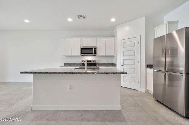 1718 W Sombra Avenue, Apache Junction, AZ 85120