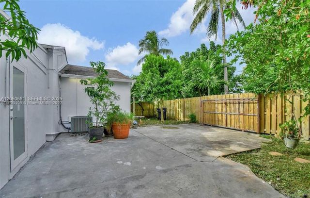 6391 SW 39th Street, Miami, FL 33155