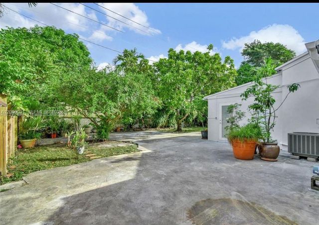 6391 SW 39th Street, Miami, FL 33155
