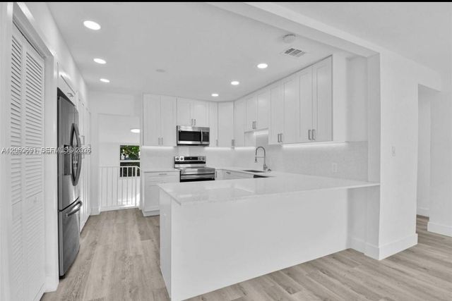 6391 SW 39th Street, Miami, FL 33155