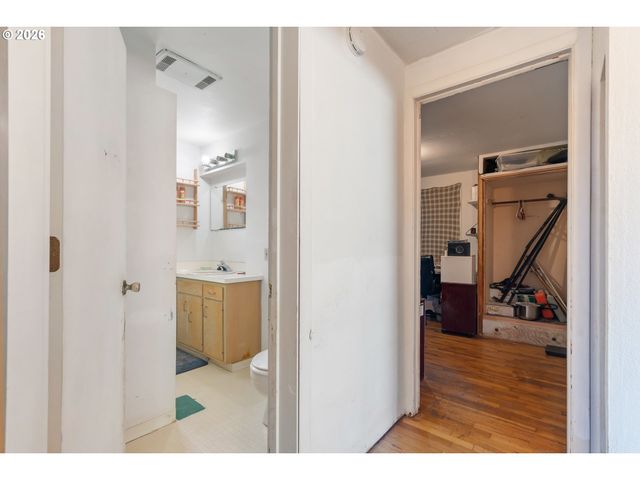 2064 GRANT St, Eugene, OR 97405