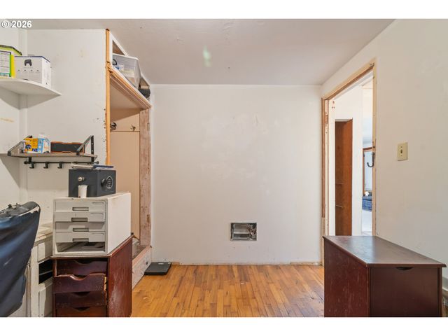 2064 GRANT St, Eugene, OR 97405