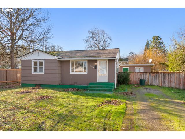 2064 GRANT St, Eugene, OR 97405