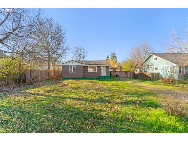 2064 GRANT St, Eugene, OR 97405