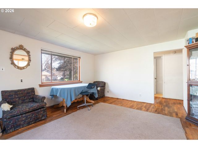 2064 GRANT St, Eugene, OR 97405